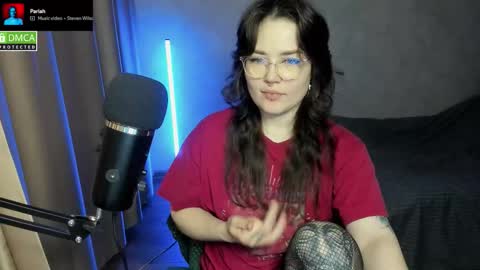 Red online show from October 18, 7:14 pm