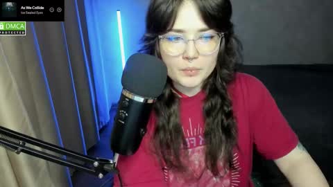 Red online show from October 30, 6:52 pm