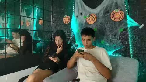 Snapshot of hellanddante_ chatting on October 26, 12:05 am H E L L AND D A N T E online show from October 26, 12:05 am