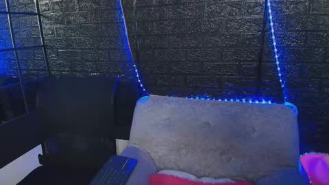 Snapshot of hellanddante_ chatting on November 10, 11:48 pm H E L L AND D A N T E online show from November 10, 11:48 pm