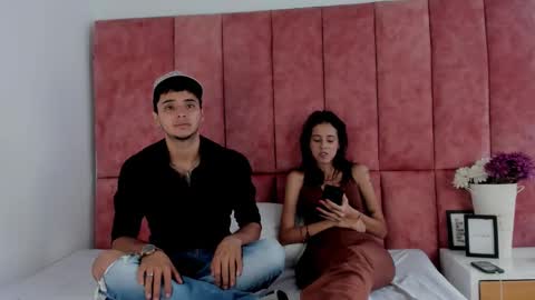 Snapshot of hellanddante_ chatting on December 2, 9:32 pm H E L L AND D A N T E online show from December 2, 9:32 pm