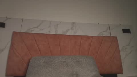 Snapshot of hellanddante_ chatting on December 3, 9:40 am H E L L AND D A N T E online show from December 3, 9:40 am