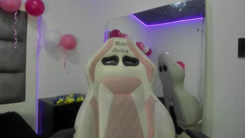 hellen__smith_ online show from November 1, 1:02 pm