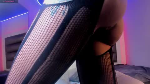 hellen__smith_ online show from April 26, 1:47 am