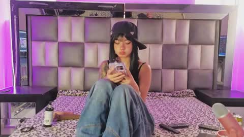 hellen__smith_ online show from July 29, 3:54 pm