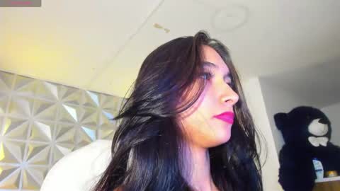 Hellen online show from April 29, 5:30 pm