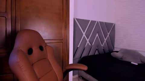 Snapshot of hellena_1 chatting on September 20, 7:26 pm Juliet online show from September 20, 7:26 pm