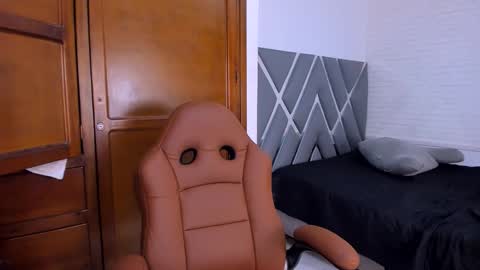 Snapshot of hellena_1 chatting on September 24, 7:50 pm Juliet online show from September 24, 7:50 pm