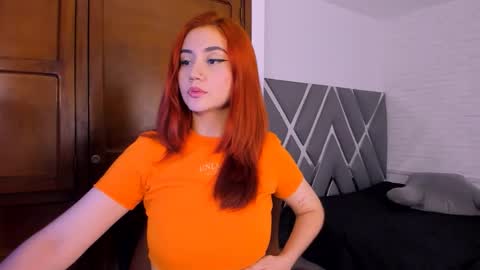 Snapshot of hellena_1 chatting on September 25, 8:12 pm Juliet online show from September 25, 8:12 pm