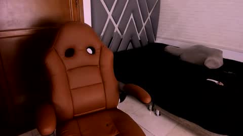 Snapshot of hellena_1 chatting on September 28, 7:52 pm Juliet online show from September 28, 7:52 pm