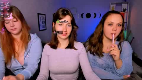 Snapshot of helli_belli chatting on October 6, 7:11 pm Helli online show from October 6, 7:11 pm