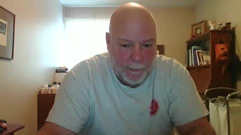 Snapshot of helloforfun111 chatting on February 17, 1:32 pm helloforfun111 online show from February 17, 1:32 pm