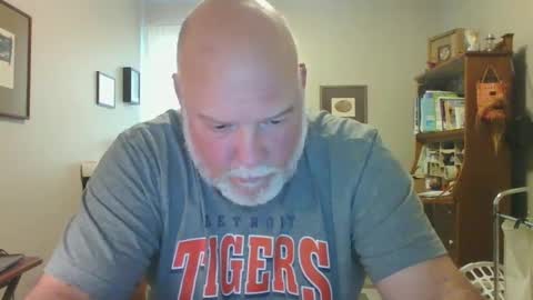 Snapshot of helloforfun111 chatting on October 7, 8:06 pm helloforfun111 online show from October 7, 8:06 pm