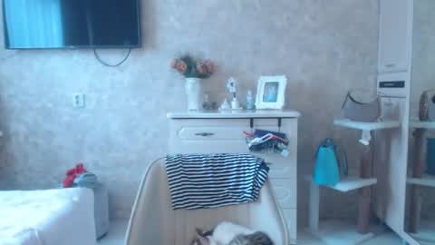 Snapshot of hellokittykaty chatting on January 13, 10:25 am Victory online show from January 13, 10:25 am