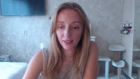 Snapshot of hellokittykaty chatting on September 18, 6:15 am Victory online show from September 18, 6:15 am