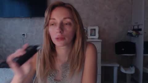 Snapshot of hellokittykaty chatting on November 5, 6:13 am Victory online show from November 5, 6:13 am