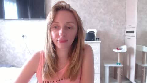 Snapshot of hellokittykaty chatting on June 25, 7:57 am Victory online show from June 25, 7:57 am