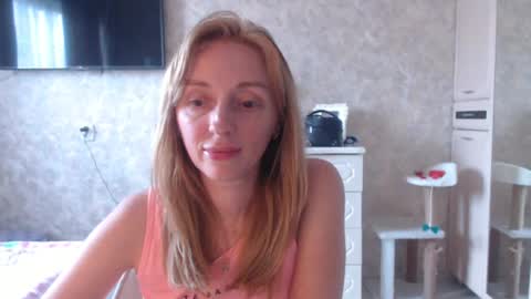Snapshot of hellokittykaty chatting on June 30, 7:53 am Victory online show from June 30, 7:53 am