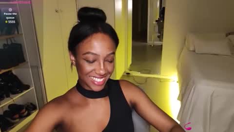 Snapshot of hellsd97 chatting on February 21, 1:55 am hellsd97 online show from February 21, 1:55 am