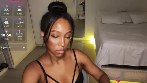 Snapshot of hellsd97 chatting on February 26, 3:53 am hellsd97 online show from February 26, 3:53 am