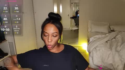 Snapshot of hellsd97 chatting on March 4, 3:11 am hellsd97 online show from March 4, 3:11 am