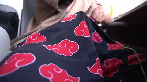 Owner of your wallet  online show from October 24, 6:59 pm