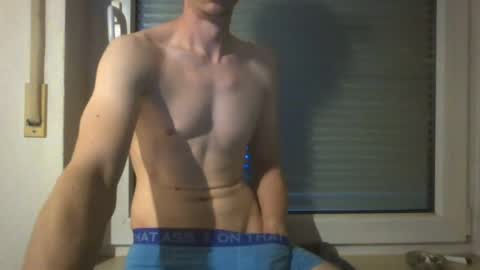 Snapshot of hempdude5588 chatting on August 9, 8:19 am hempdude5588 online show from August 9, 8:19 am