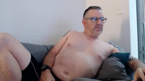 Snapshot of hempie1973 chatting on November 8, 8:36 am hempie1973 online show from November 8, 8:36 am