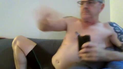 Snapshot of hempie1973 chatting on June 21, 8:17 am hempie1973 online show from June 21, 8:17 am