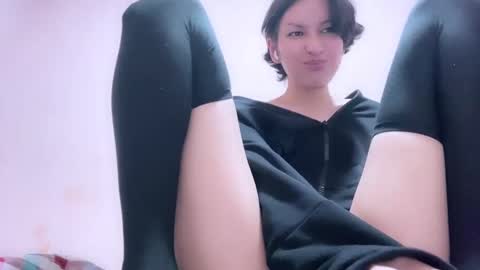 Snapshot of hencamx chatting on February 6, 8:45 pm Eva online show from February 6, 8:45 pm