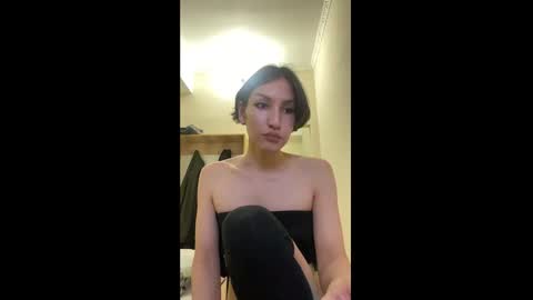 Snapshot of hencamx chatting on February 25, 12:34 pm Eva online show from February 25, 12:34 pm