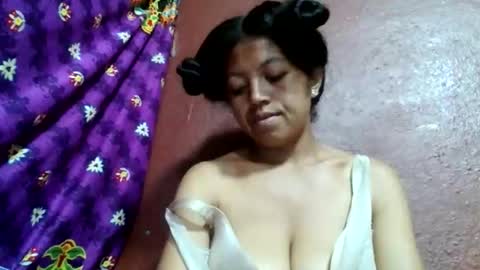 henitsaldy online show from April 24, 8:11 pm