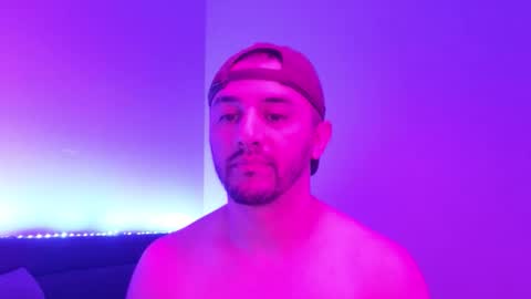 Snapshot of hennidrip chatting on November 20, 12:55 am HENNIDRIP online show from November 20, 12:55 am