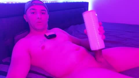 Snapshot of hennidrip chatting on November 21, 5:28 am HENNIDRIP online show from November 21, 5:28 am