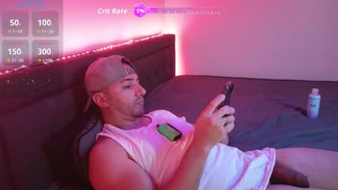 Snapshot of hennidrip chatting on November 29, 12:57 am HENNIDRIP online show from November 29, 12:57 am