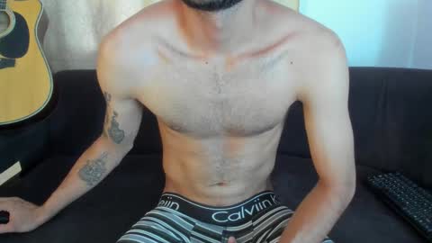 henrik_senn online show from September 18, 8:33 pm