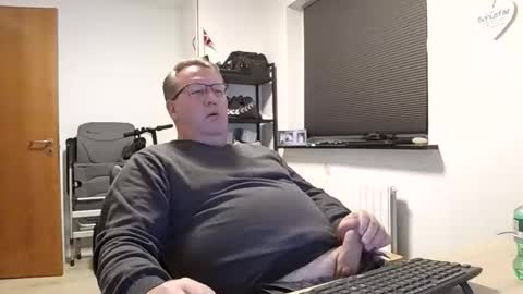 henrikrp1971 online show from November 25, 8:09 pm