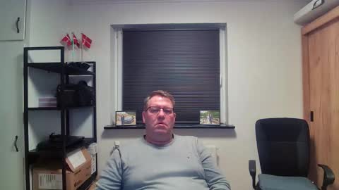 henrikrp1971 online show from February 16, 5:53 pm