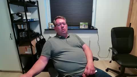 henrikrp1971 online show from May 3, 6:25 pm