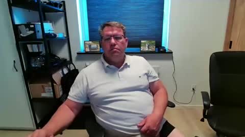 henrikrp1971 online show from May 8, 12:21 pm