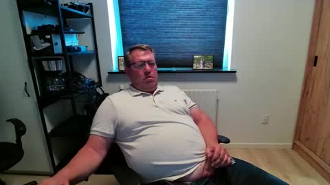 henrikrp1971 online show from June 7, 1:26 pm