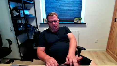 henrikrp1971 online show from July 1, 9:22 am