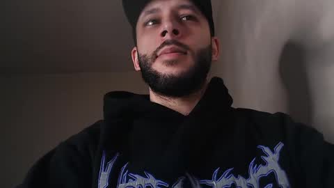 HenryAxe online show from May 1, 1:05 pm