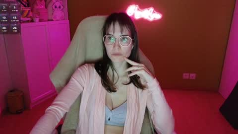 Snapshot of heraluna_ chatting on January 15, 11:08 pm HeraLuna online show from January 15, 11:08 pm