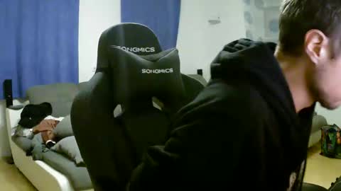 John Pearl online show from November 4, 7:46 pm