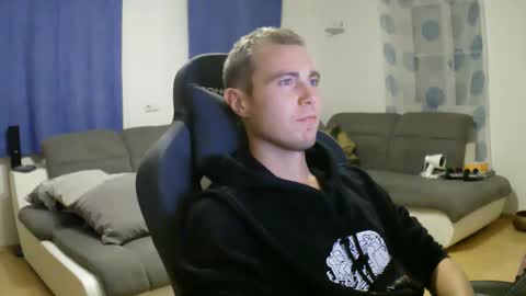 John Pearl online show from November 28, 4:31 pm