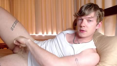 Snapshot of hercules__ chatting on December 11, 4:49 am Gregblonde Alextattoo online show from December 11, 4:49 am