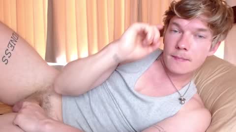 Snapshot of hercules__ chatting on December 21, 4:19 am Gregblonde Alextattoo online show from December 21, 4:19 am
