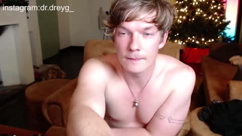 Snapshot of hercules__ chatting on December 27, 3:37 pm Gregblonde Alextattoo online show from December 27, 3:37 pm