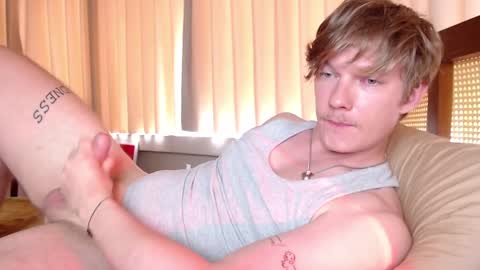 Snapshot of hercules__ chatting on January 3, 4:33 am Gregblonde Alextattoo online show from January 3, 4:33 am